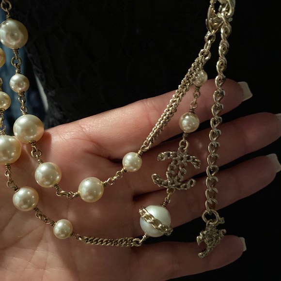 Chanel Necklace/Belt Gold and Pearl. - Picture 5 of 8